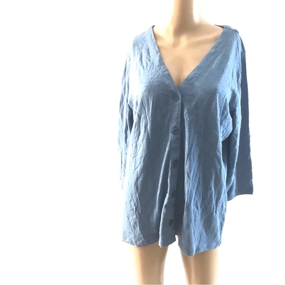 New D&Co. Essentials Women’s Button Down Shirt 3/4 Sleeve Size M V-Neck Top Blue - Picture 1 of 10